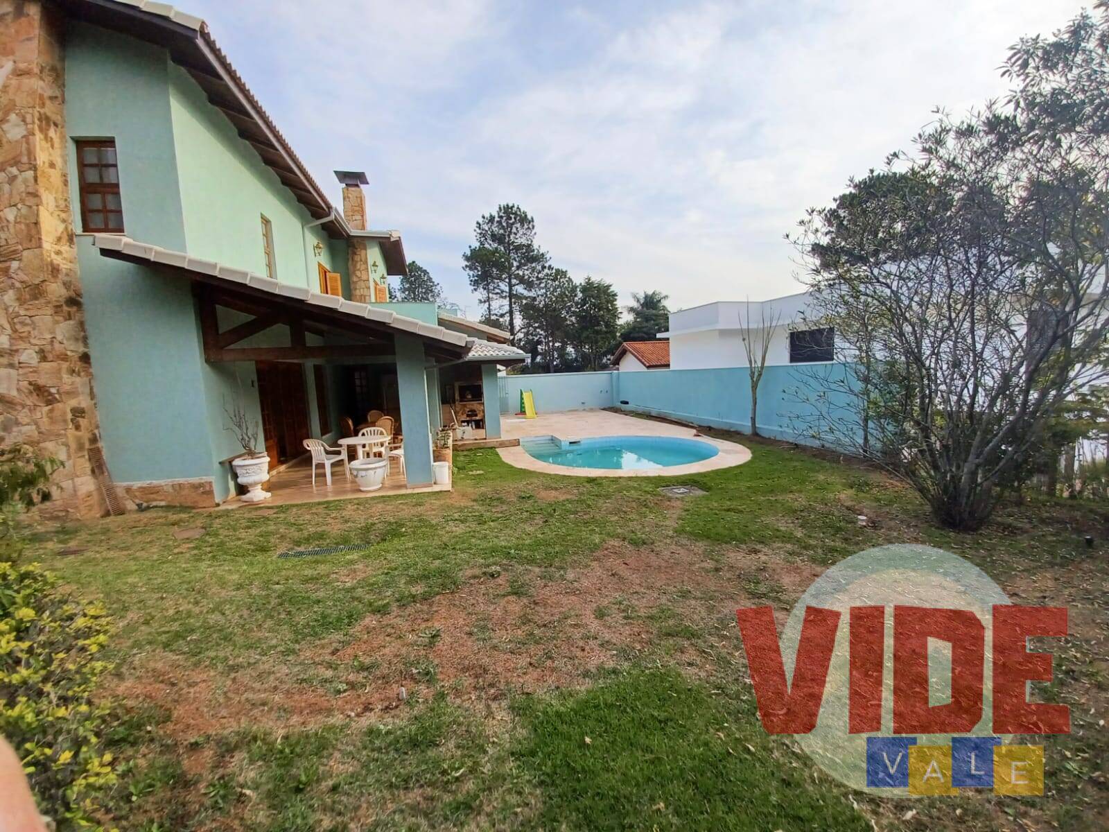 Casa de Condomínio à venda e aluguel com 4 quartos, 493m² - Foto 2