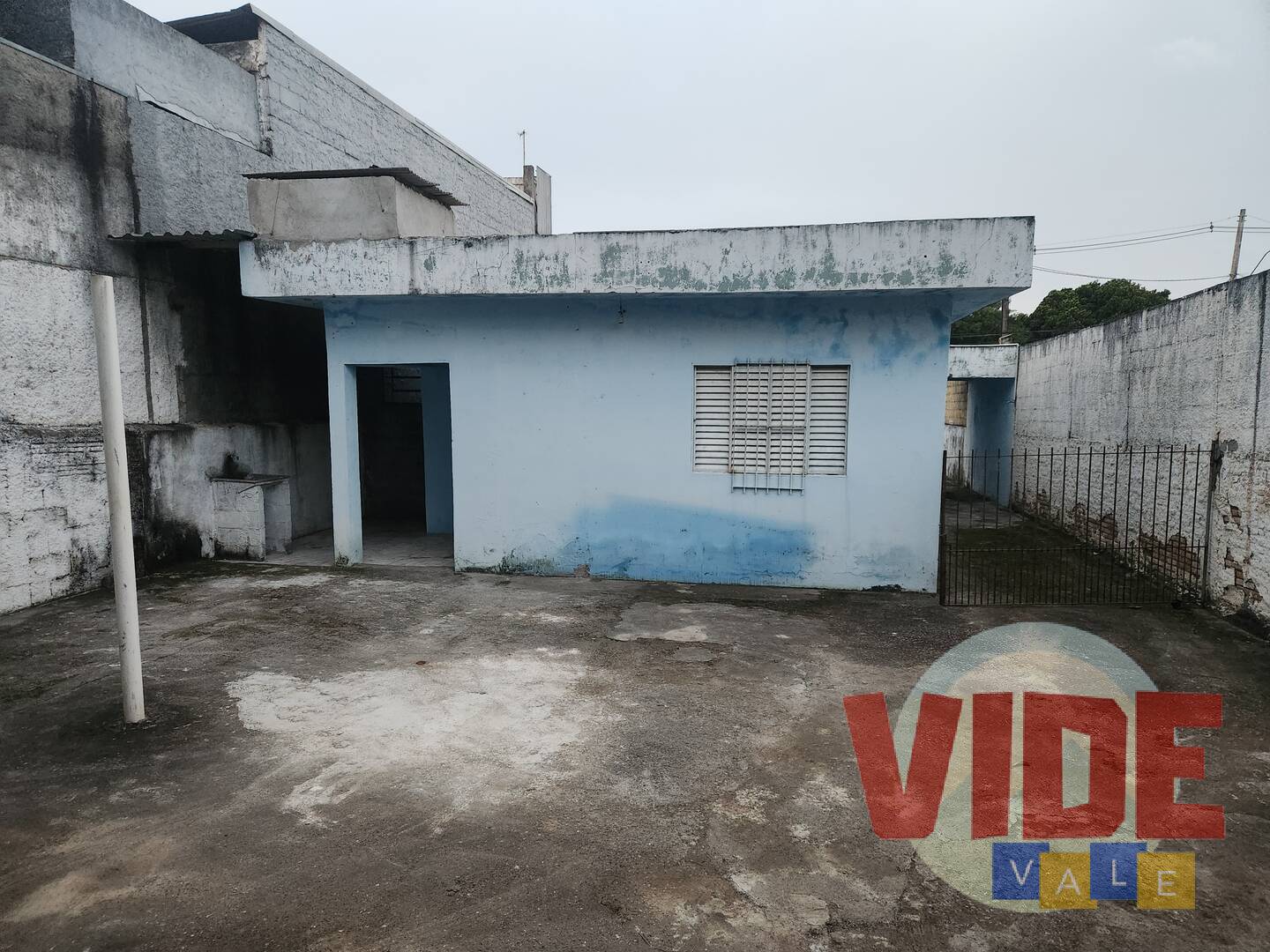 Casa à venda e aluguel com 3 quartos, 400m² - Foto 16