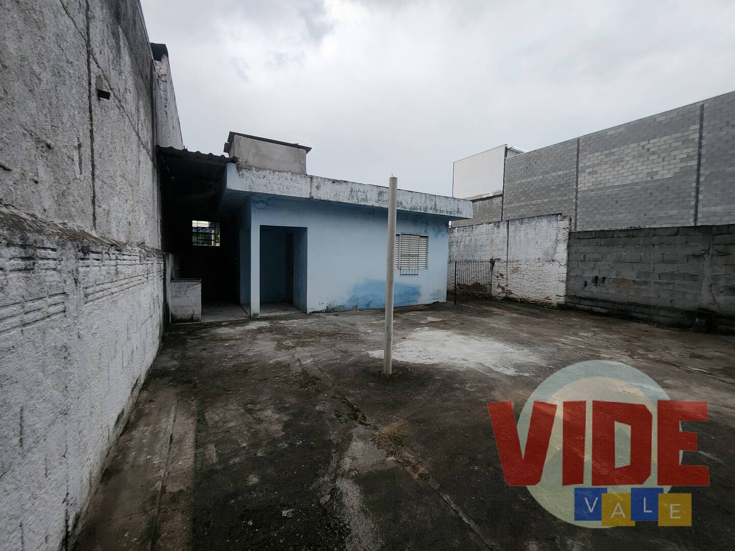 Casa à venda e aluguel com 3 quartos, 400m² - Foto 17