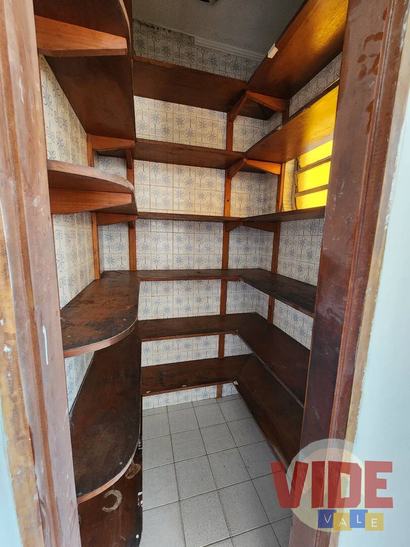 Casa à venda e aluguel com 5 quartos, 450m² - Foto 8