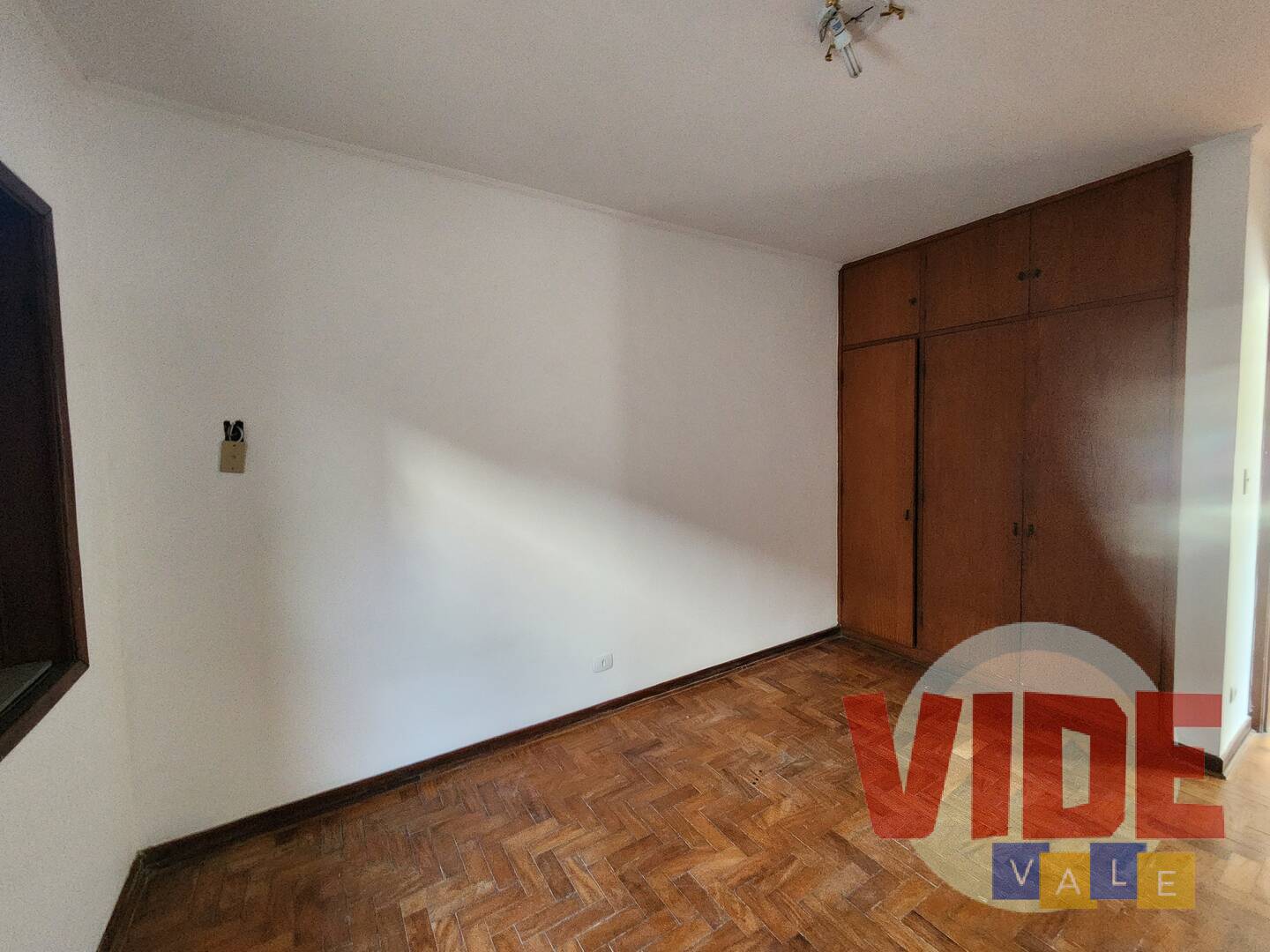 Casa à venda e aluguel com 5 quartos, 450m² - Foto 9