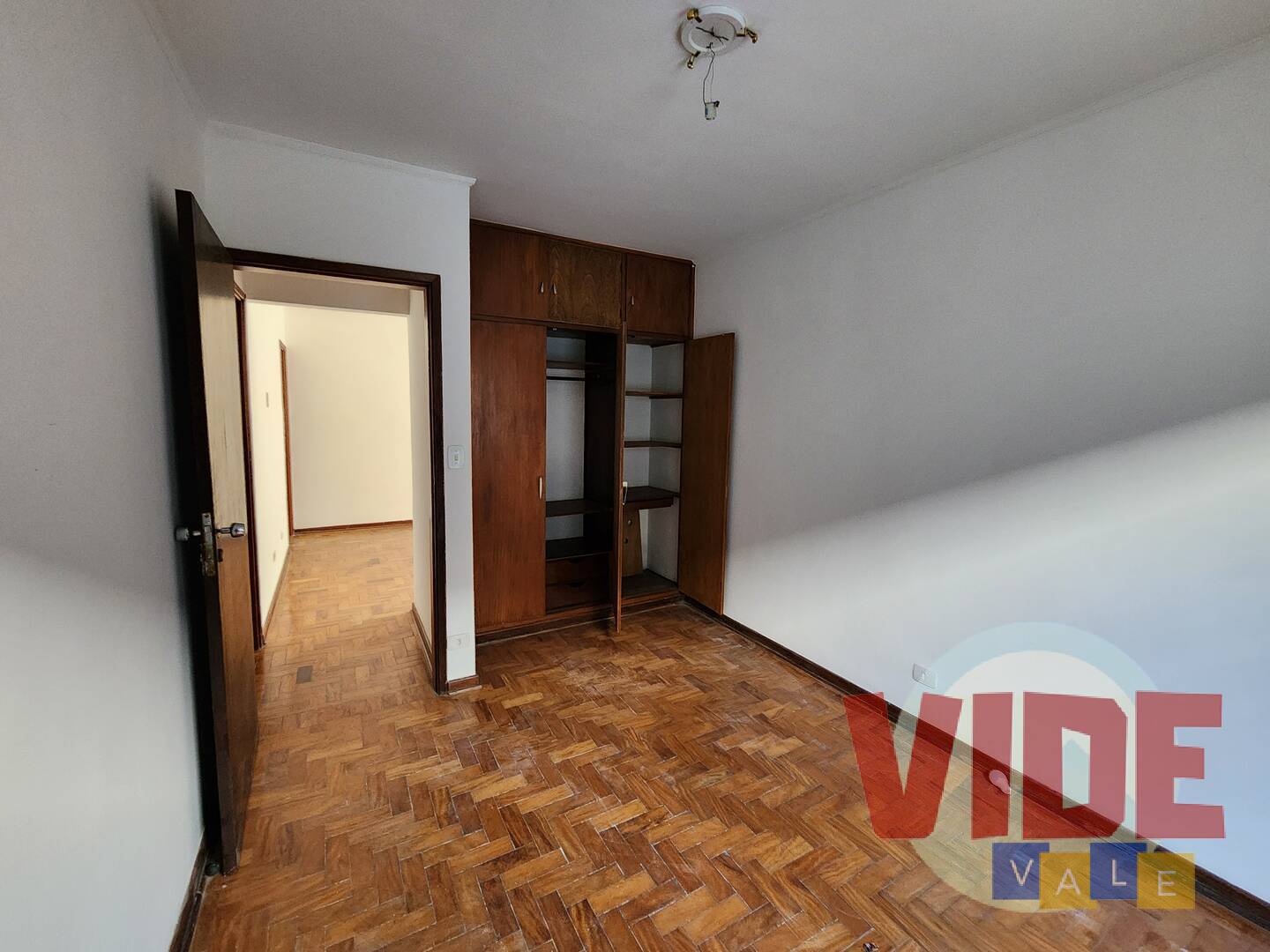 Casa à venda e aluguel com 5 quartos, 450m² - Foto 11