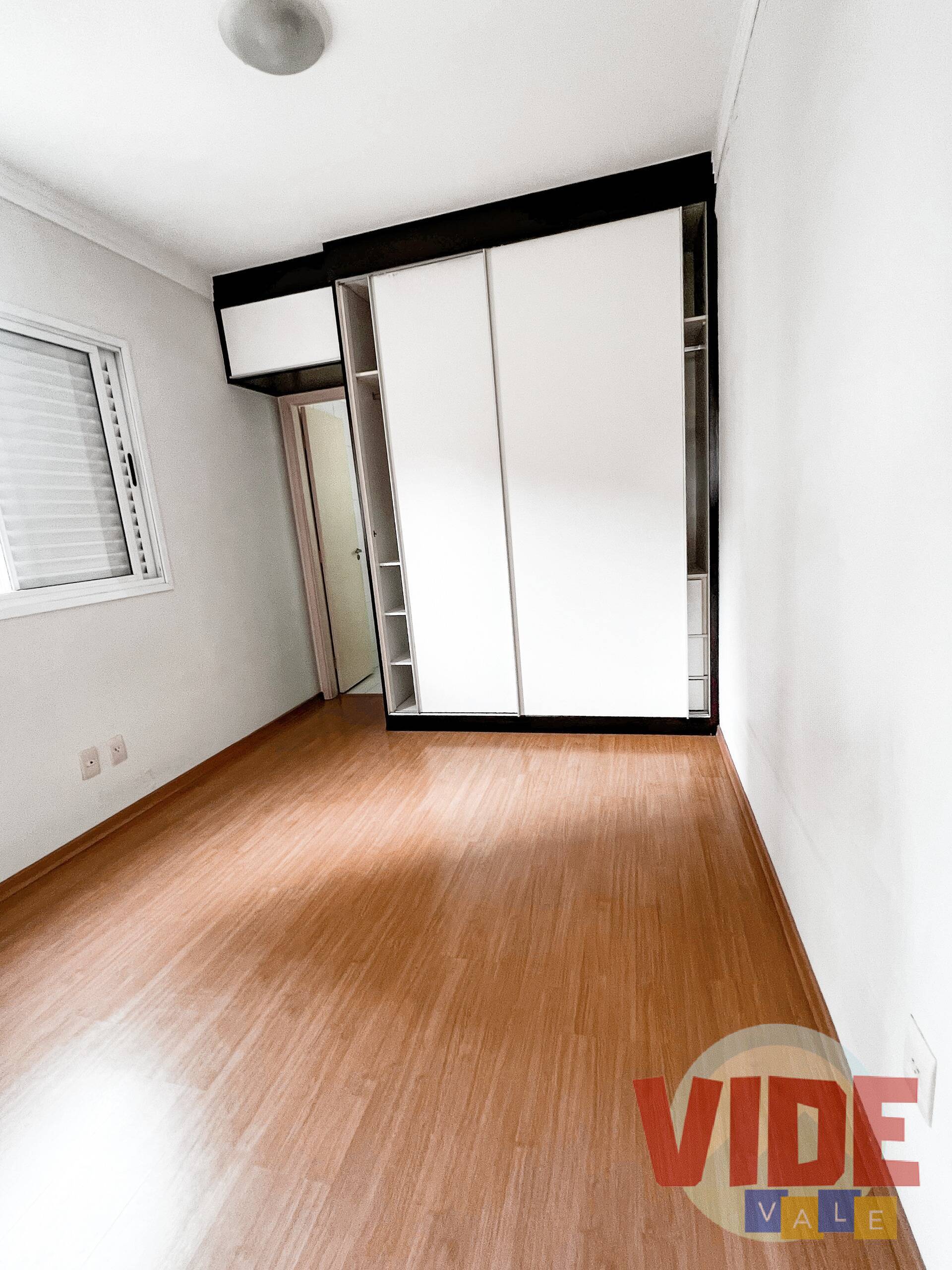 Apartamento à venda com 3 quartos, 77m² - Foto 4